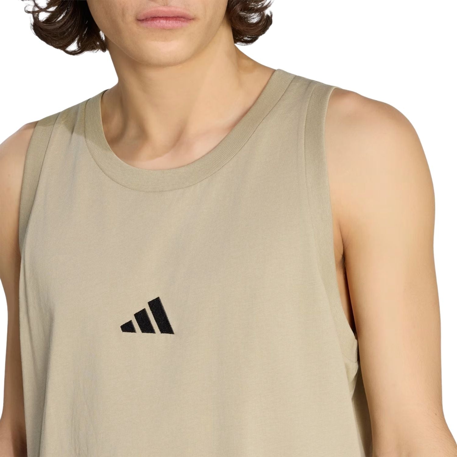 PLAYERA CASUAL CAFÉ ADIDAS HOMBRE